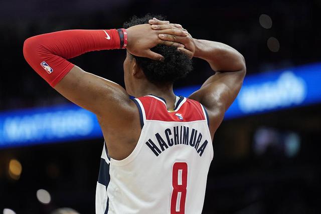 曼城跟队记者曝料：瓜迪奥拉已同意1+1的续约条款